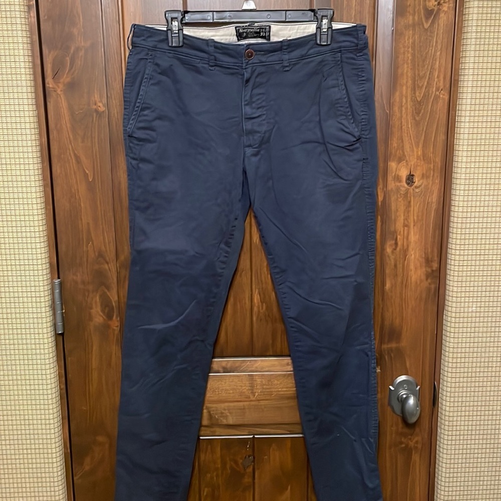 Slim fit chinos (navy blue)